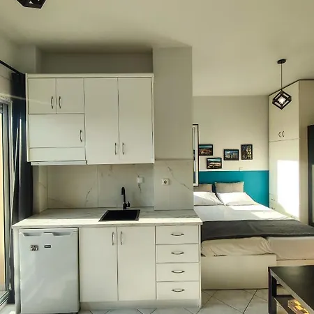 Blue Horizon Studio Apartment